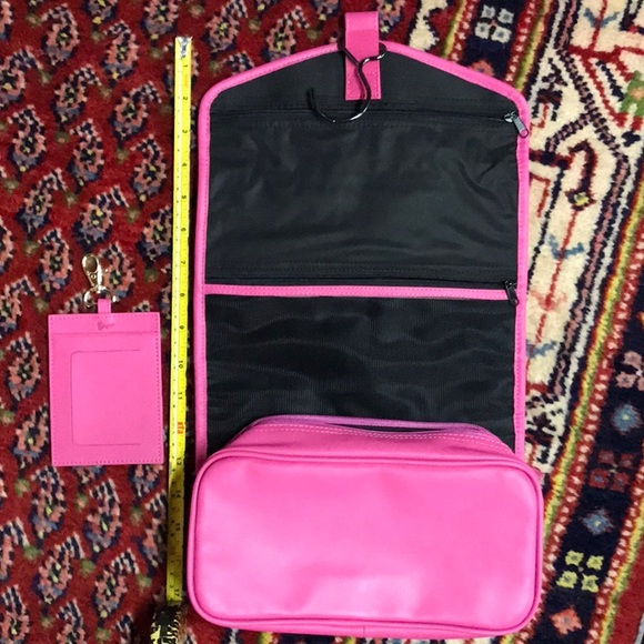 Royce Leather travel tag & toiletry bag